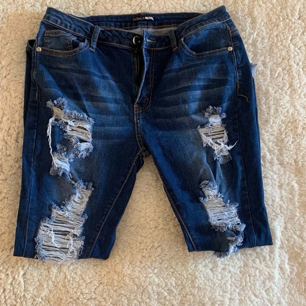Cropped boyfriend jeans